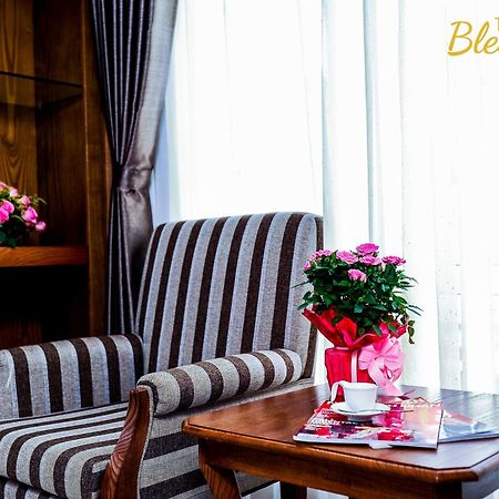 Thien Tu Hotel Thành Pho Ho Chí Minh Esterno foto